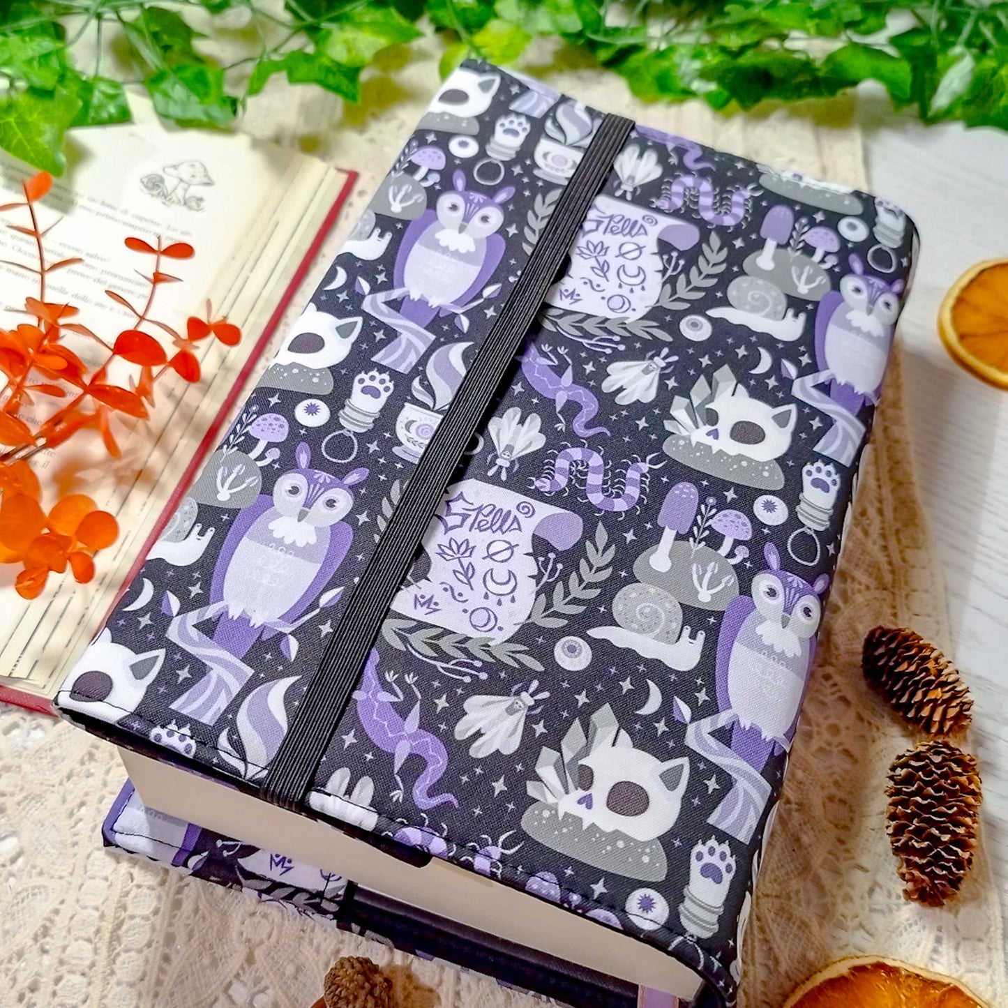 Book cover "Bosco della strega" | Custodia per libri regolabile