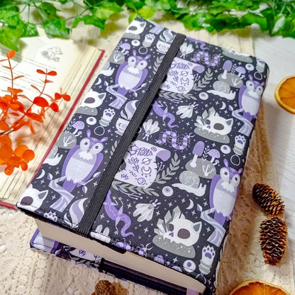 Book cover "Bosco della strega" | Custodia per libri regolabile