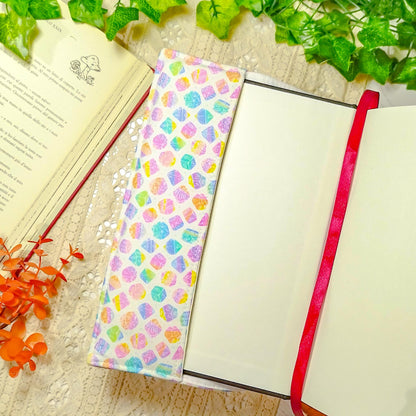 Book cover "Dadi arcobaleno bianca" | Custodia per libri regolabile