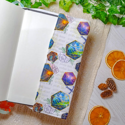 Book cover "Dadi e fiori" | Custodia per libri regolabile