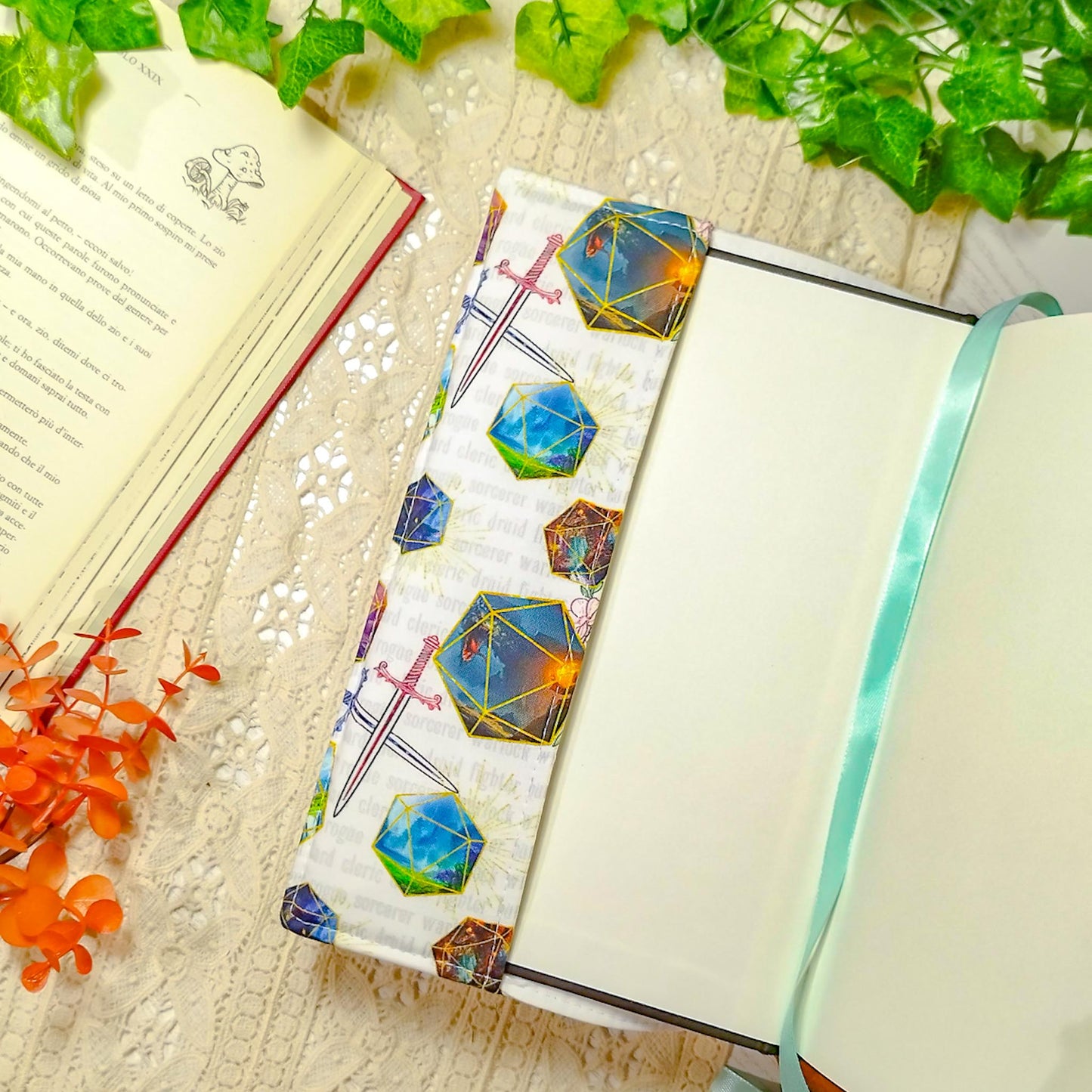 Book cover "Dadi e fiori" | Custodia per libri regolabile