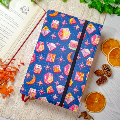 Book cover "Dadi e lune" | Custodia per libri regolabile