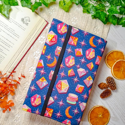 Book cover "Dadi e lune" | Custodia per libri regolabile