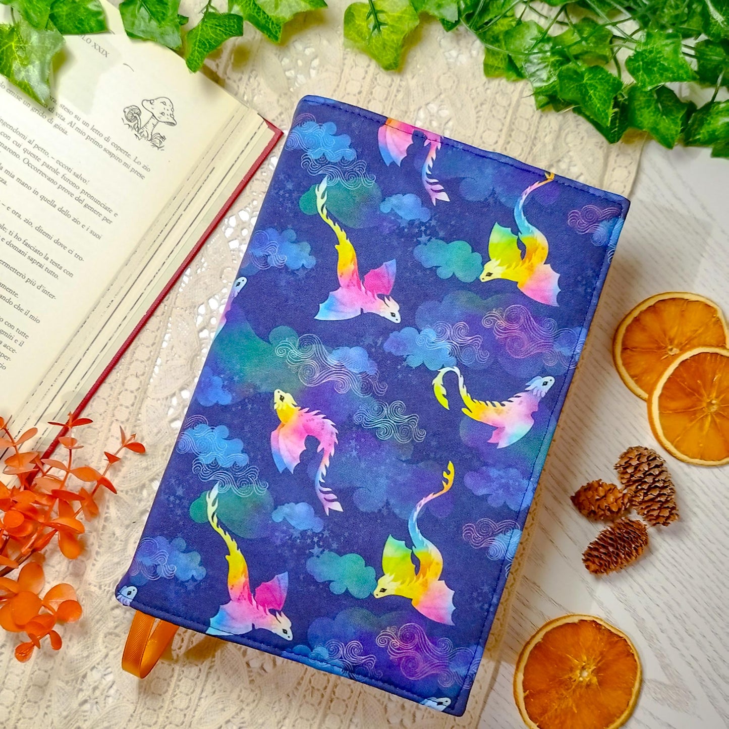 Book cover "Draghi che volano blu" | Custodia per libri regolabile