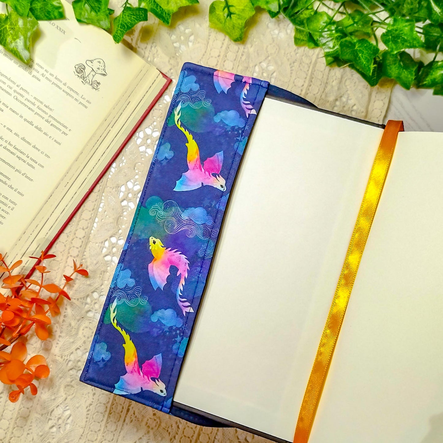 Book cover "Draghi che volano blu" | Custodia per libri regolabile