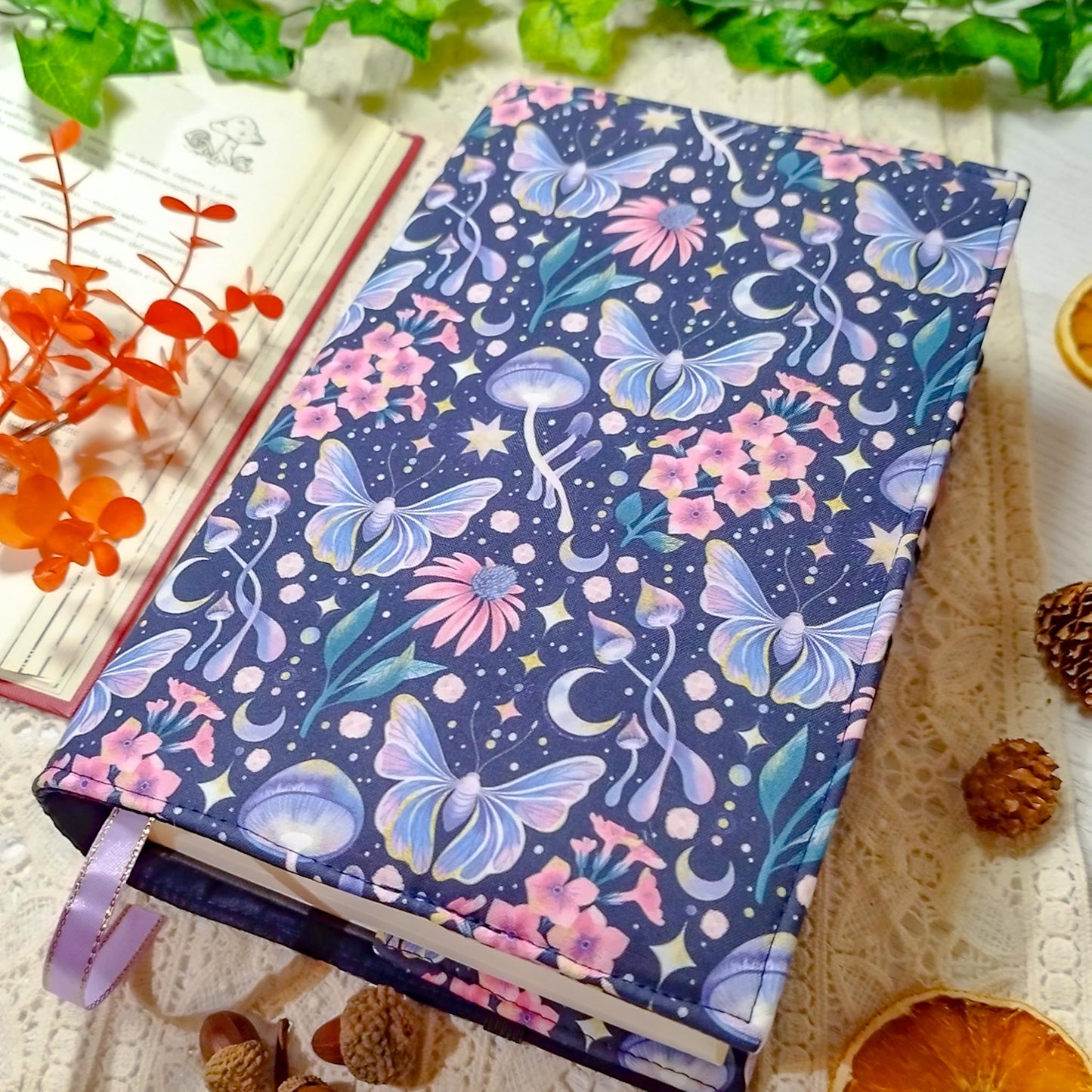 Book cover "Farfalle e meduse" | Custodia per libri regolabile