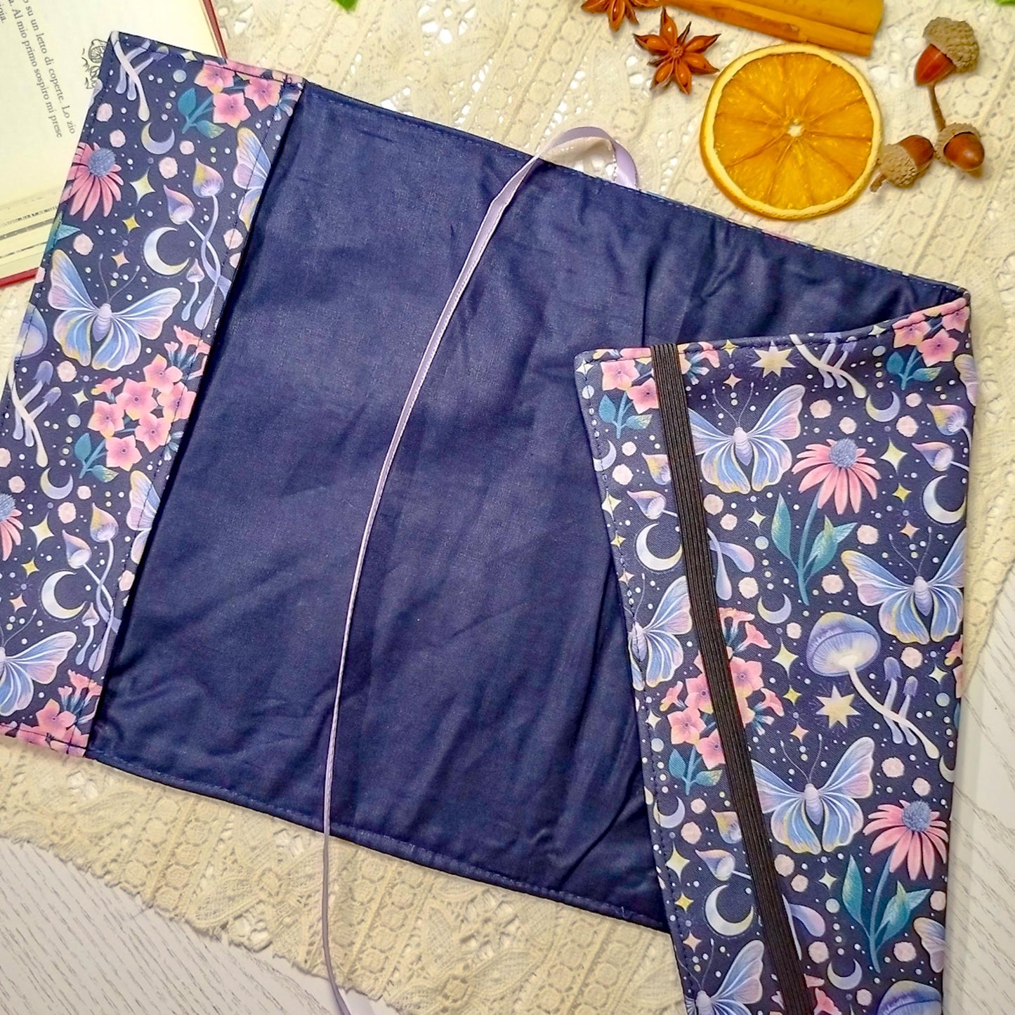 Book cover "Farfalle e meduse" | Custodia per libri regolabile