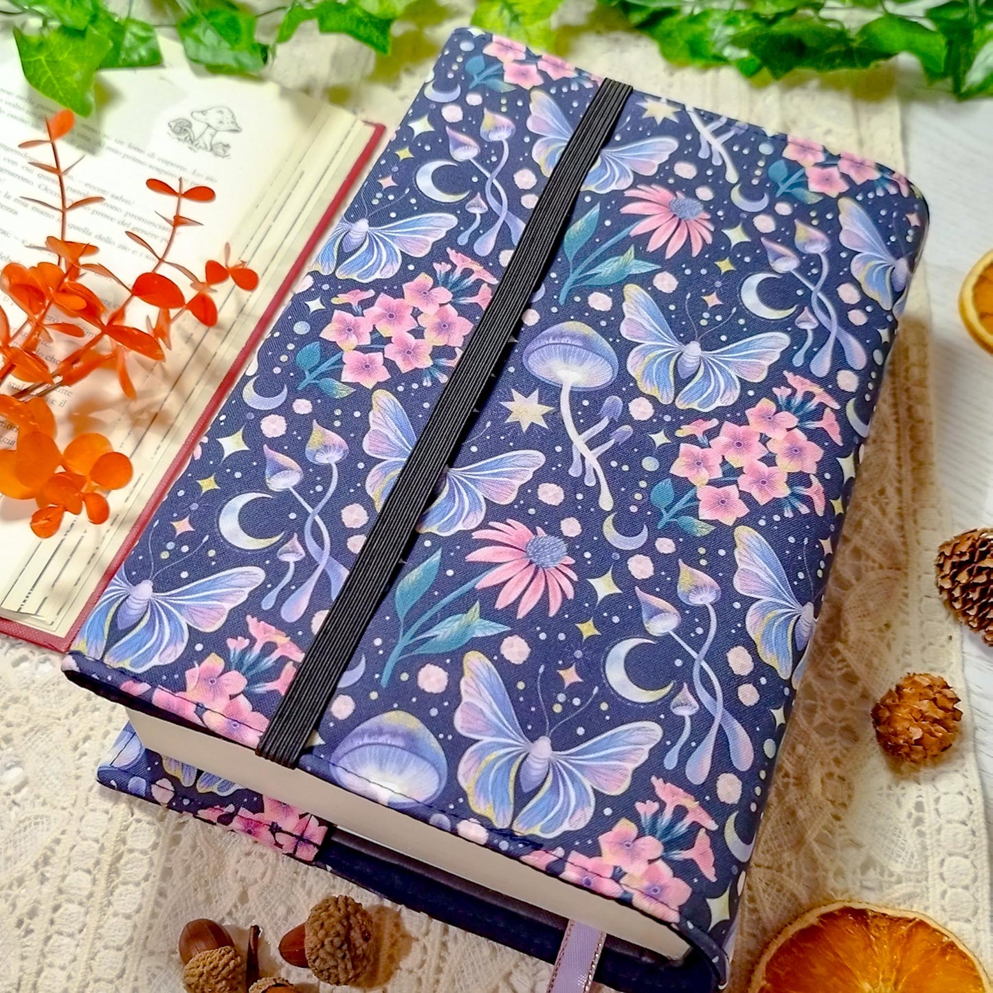 Book cover "Farfalle e meduse" | Custodia per libri regolabile