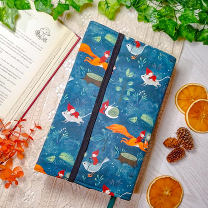 Book cover "Folletti e scoiattoli" | Custodia per libri regolabile