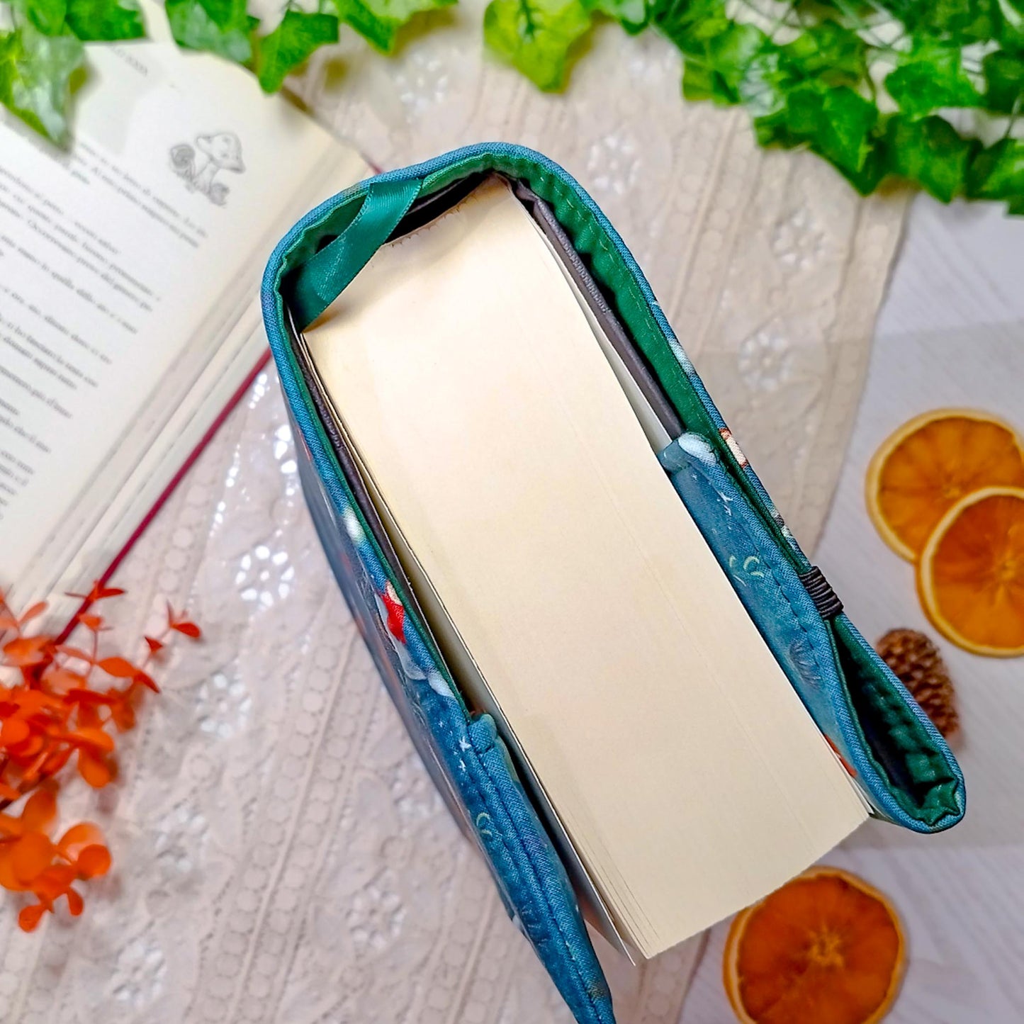 Book cover "Folletti e scoiattoli" | Custodia per libri regolabile