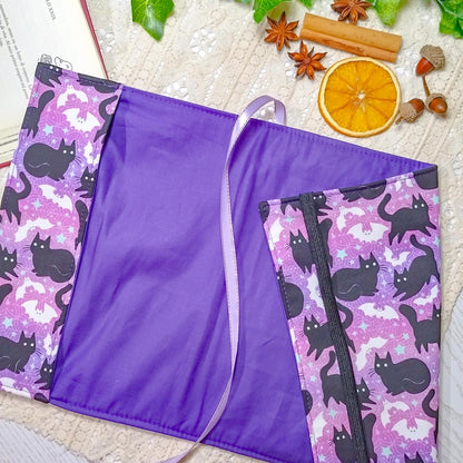 Book cover "Gatti e pipistrelli viola" | Custodia per libri regolabile