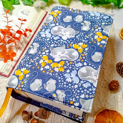 Book cover "Gatti e topi" | Custodia per libri regolabile