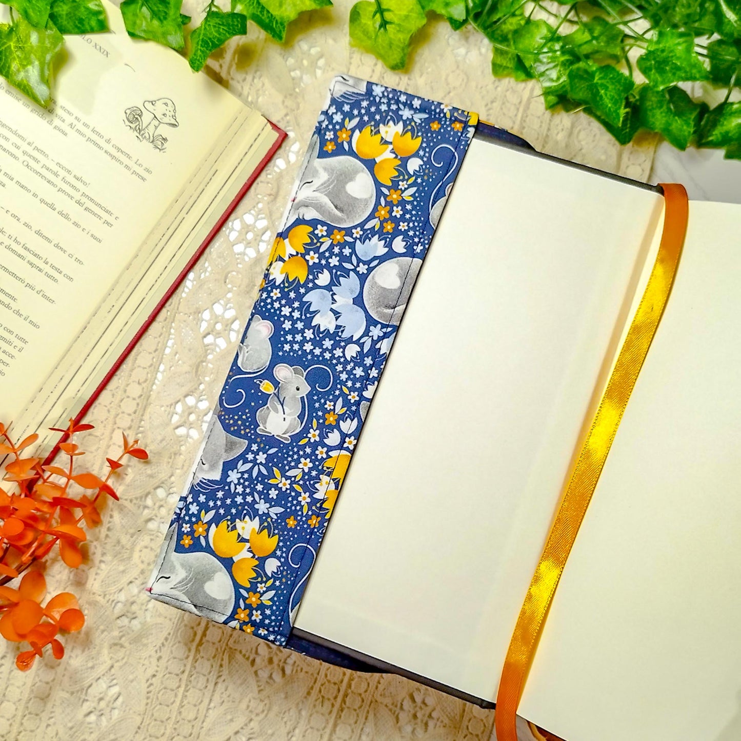 Book cover "Gatti e topi" | Custodia per libri regolabile