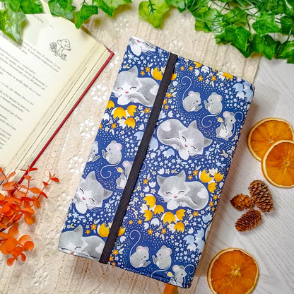 Book cover "Gatti e topi" | Custodia per libri regolabile