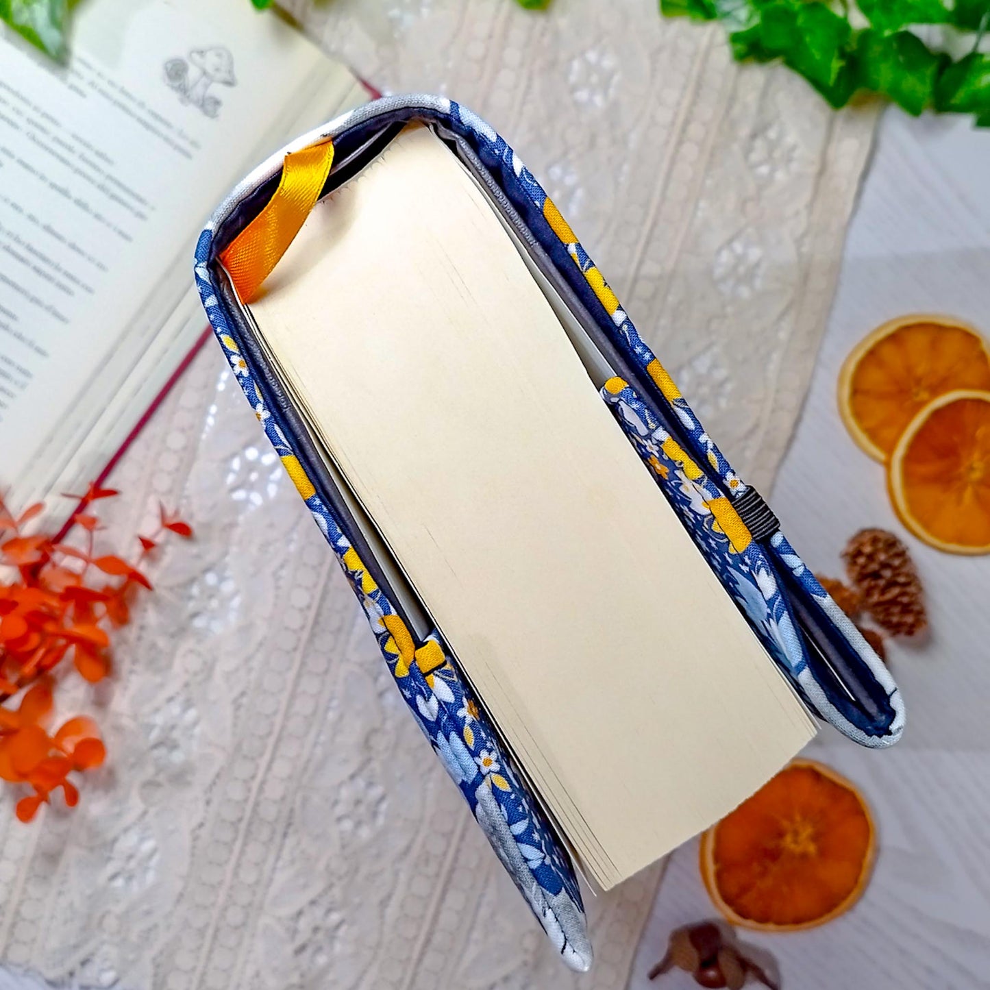 Book cover "Gatti e topi" | Custodia per libri regolabile