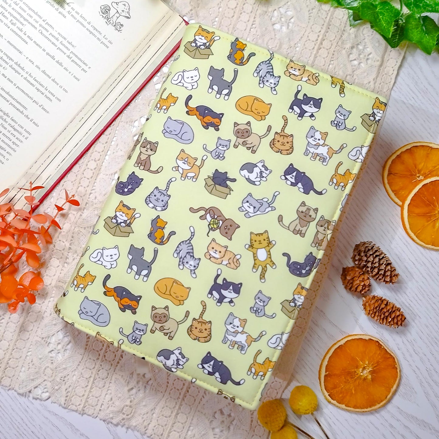 Book cover "Gatti nelle scatole" | Custodia per libri regolabile