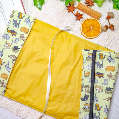 Book cover "Gatti nelle scatole" | Custodia per libri regolabile