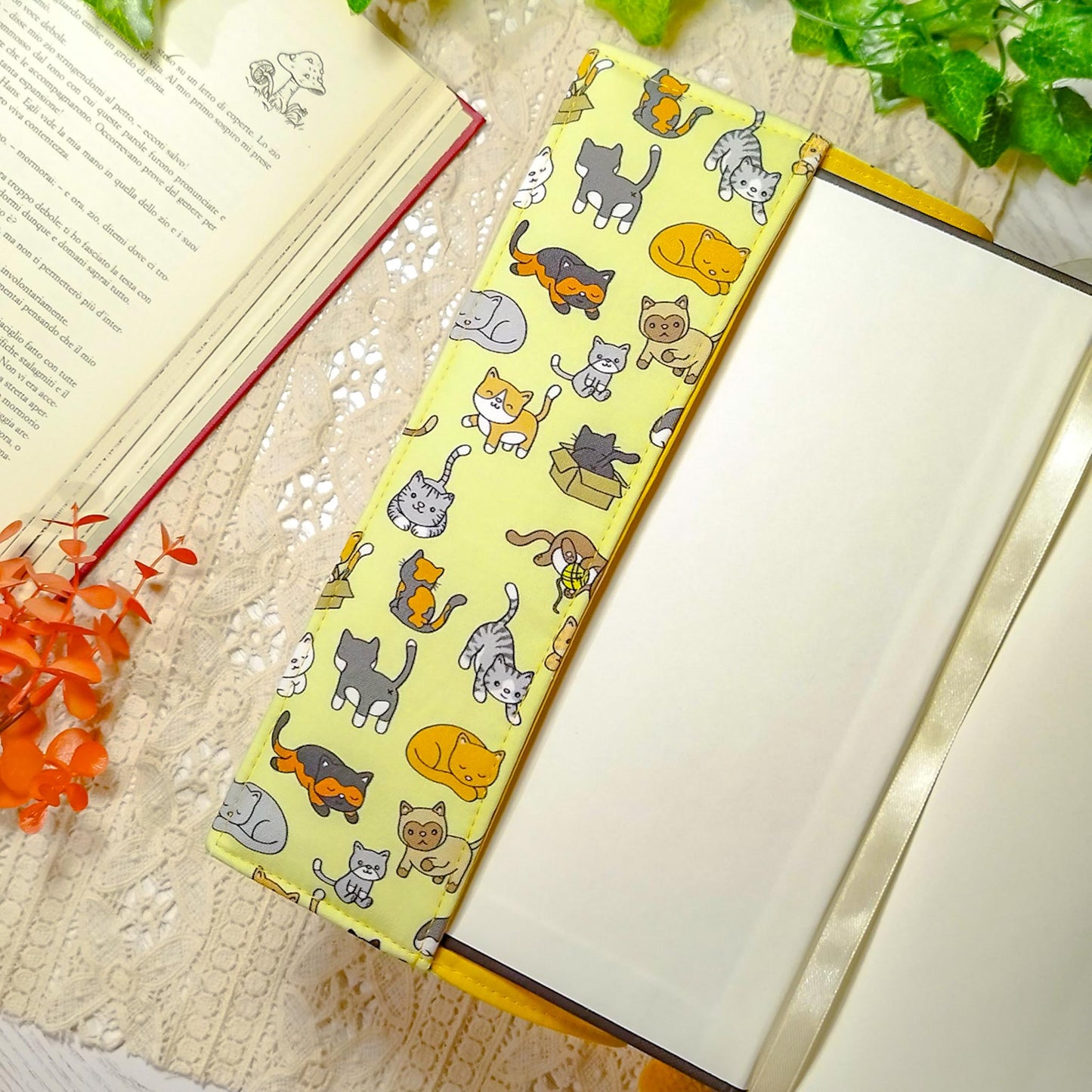 Book cover "Gatti nelle scatole" | Custodia per libri regolabile