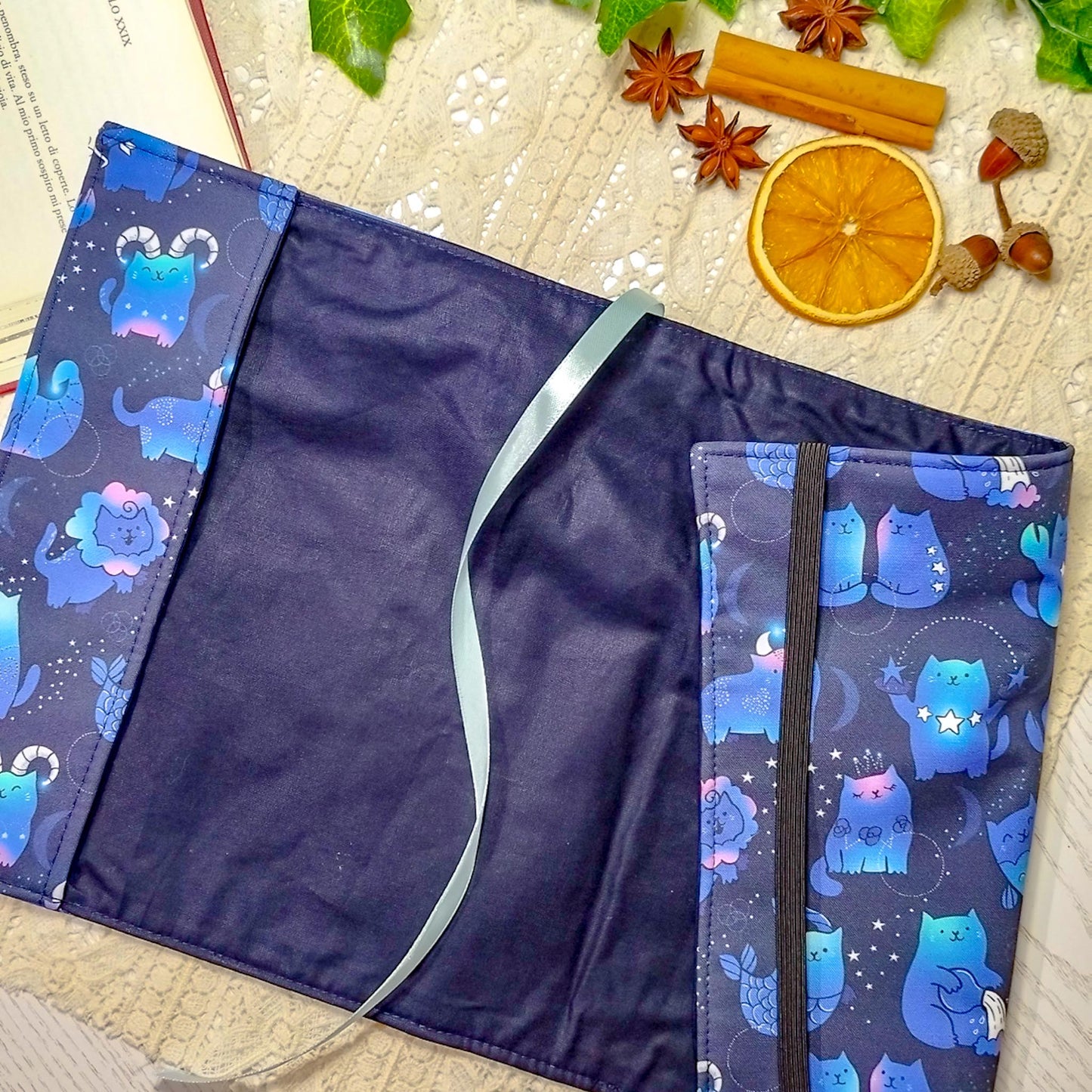 Book cover "Gatti zodiaco" | Custodia per libri regolabile