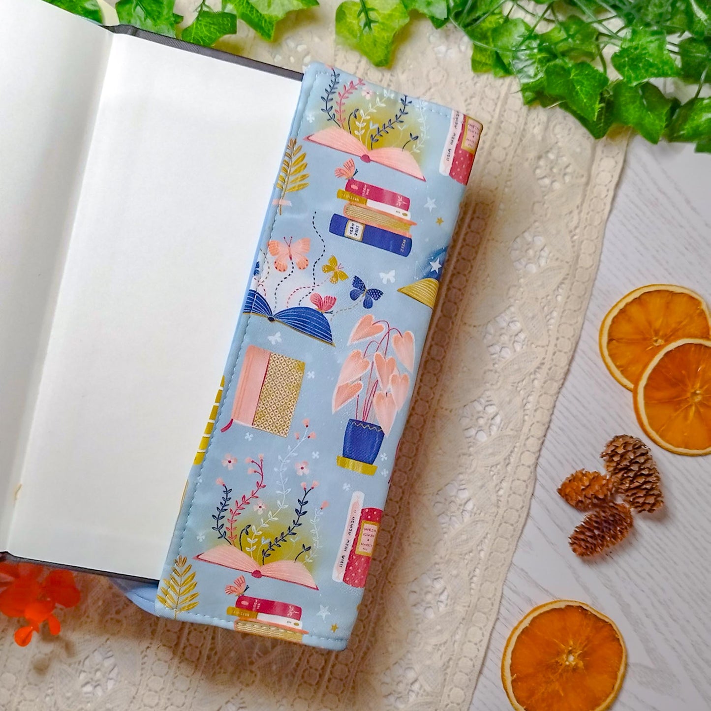 Book cover "Libri e piante" | Custodia per libri regolabile