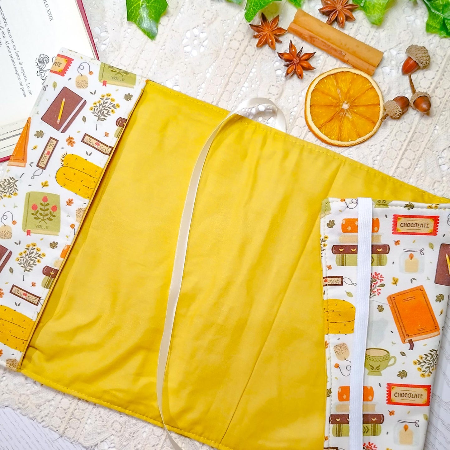 Book cover "Libri in autunno" | Custodia per libri regolabile