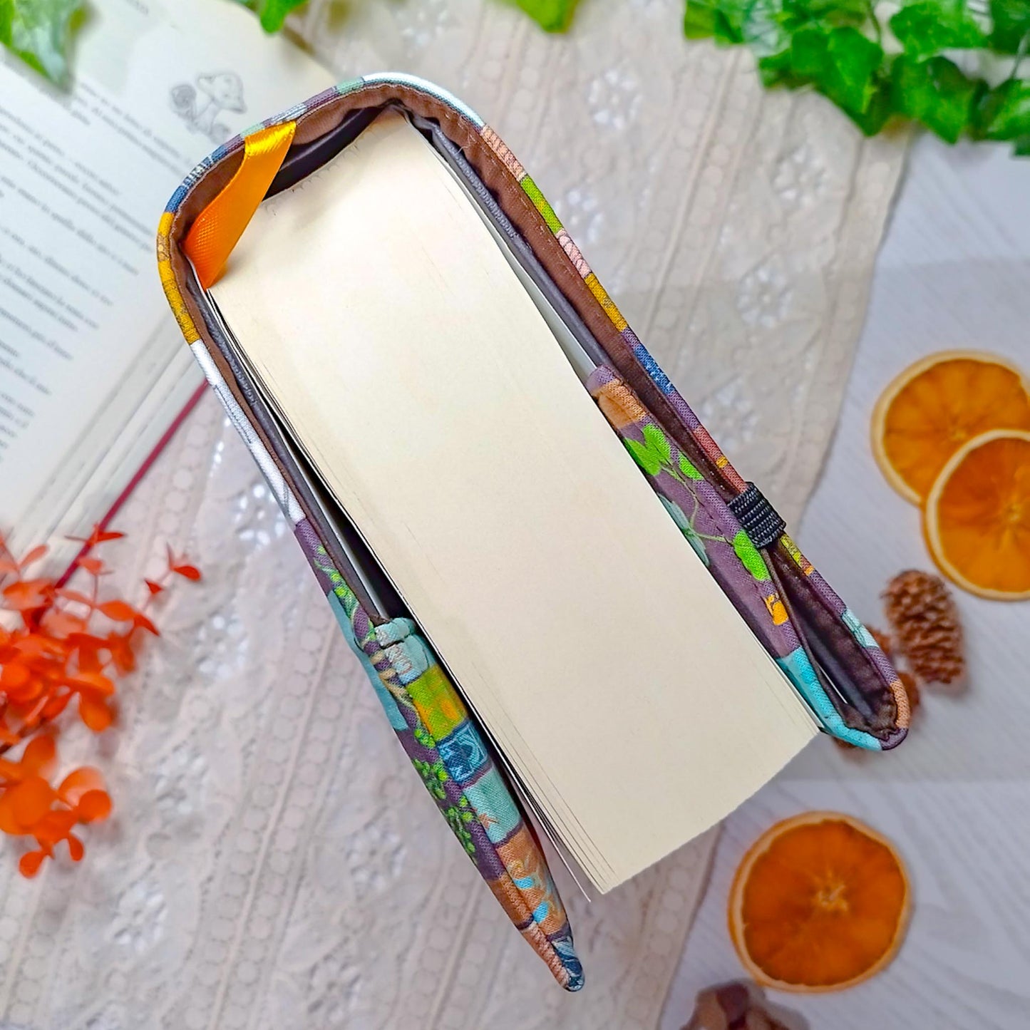 Book cover "Libri sugli scaffali" | Custodia per libri regolabile