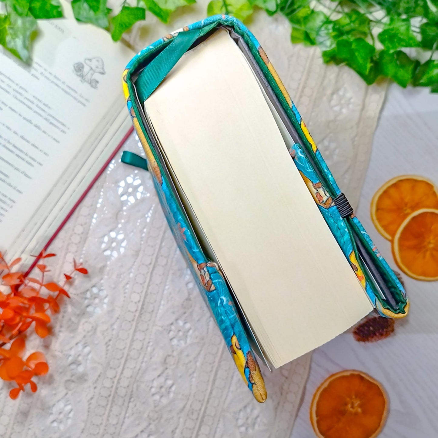 Book cover "Lontre innamorate" | Custodia per libri regolabile