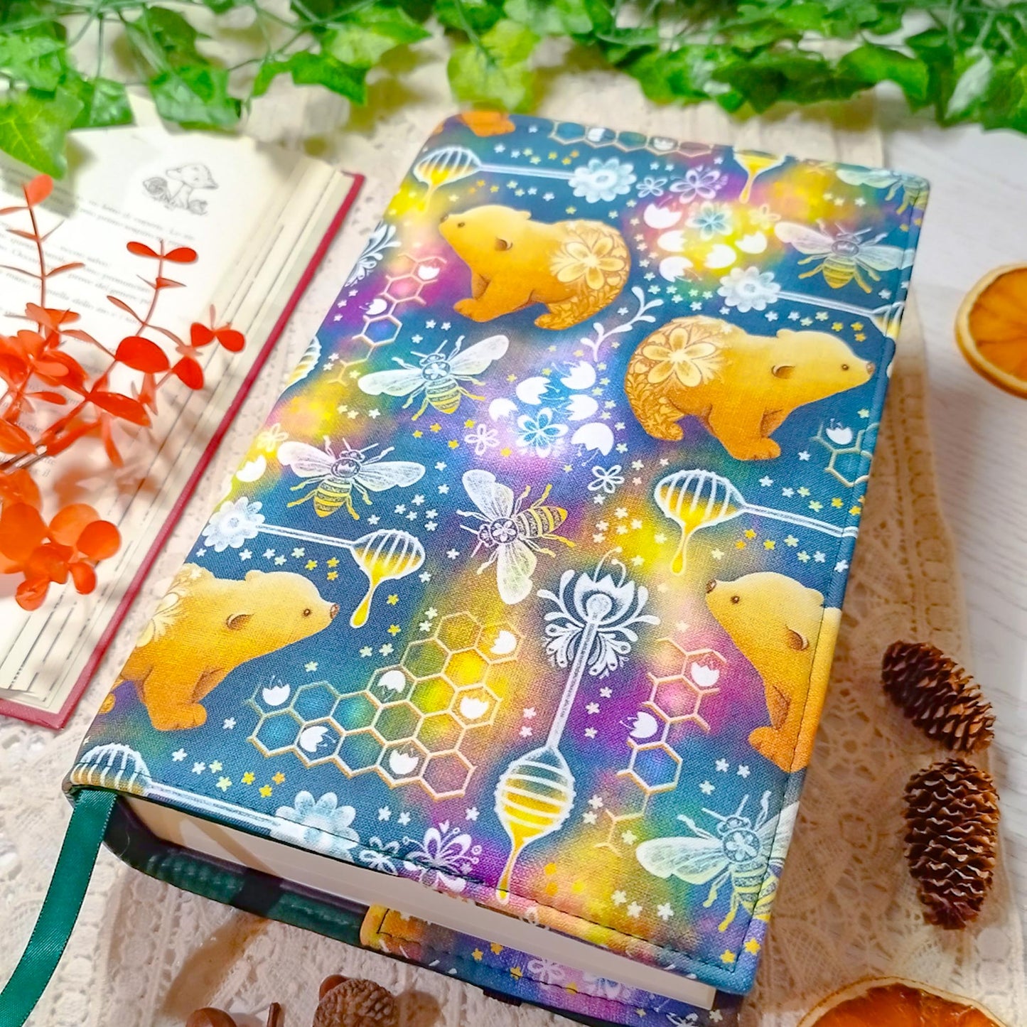 Book cover "Orsi e api" | Custodia per libri regolabile