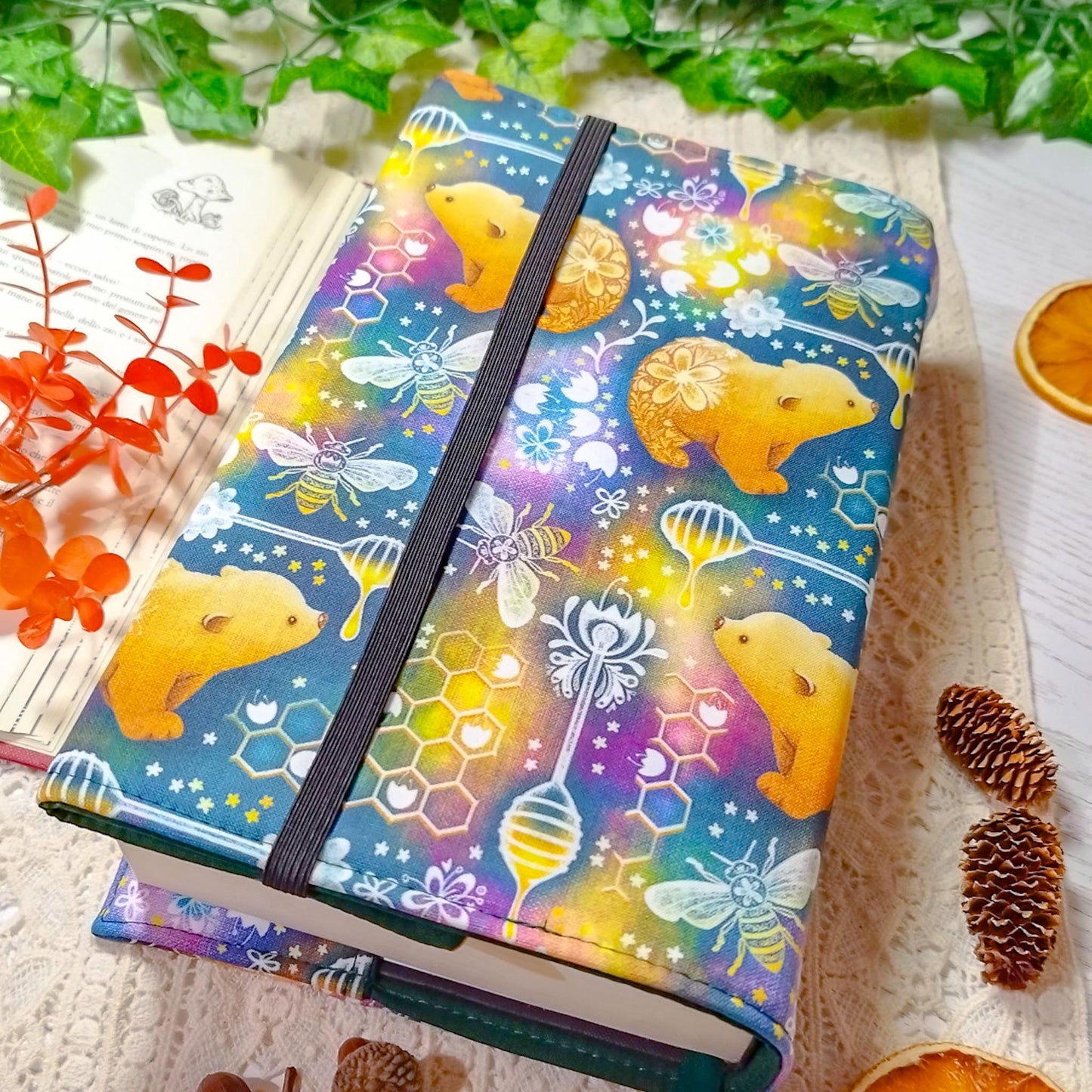 Book cover "Orsi e api" | Custodia per libri regolabile