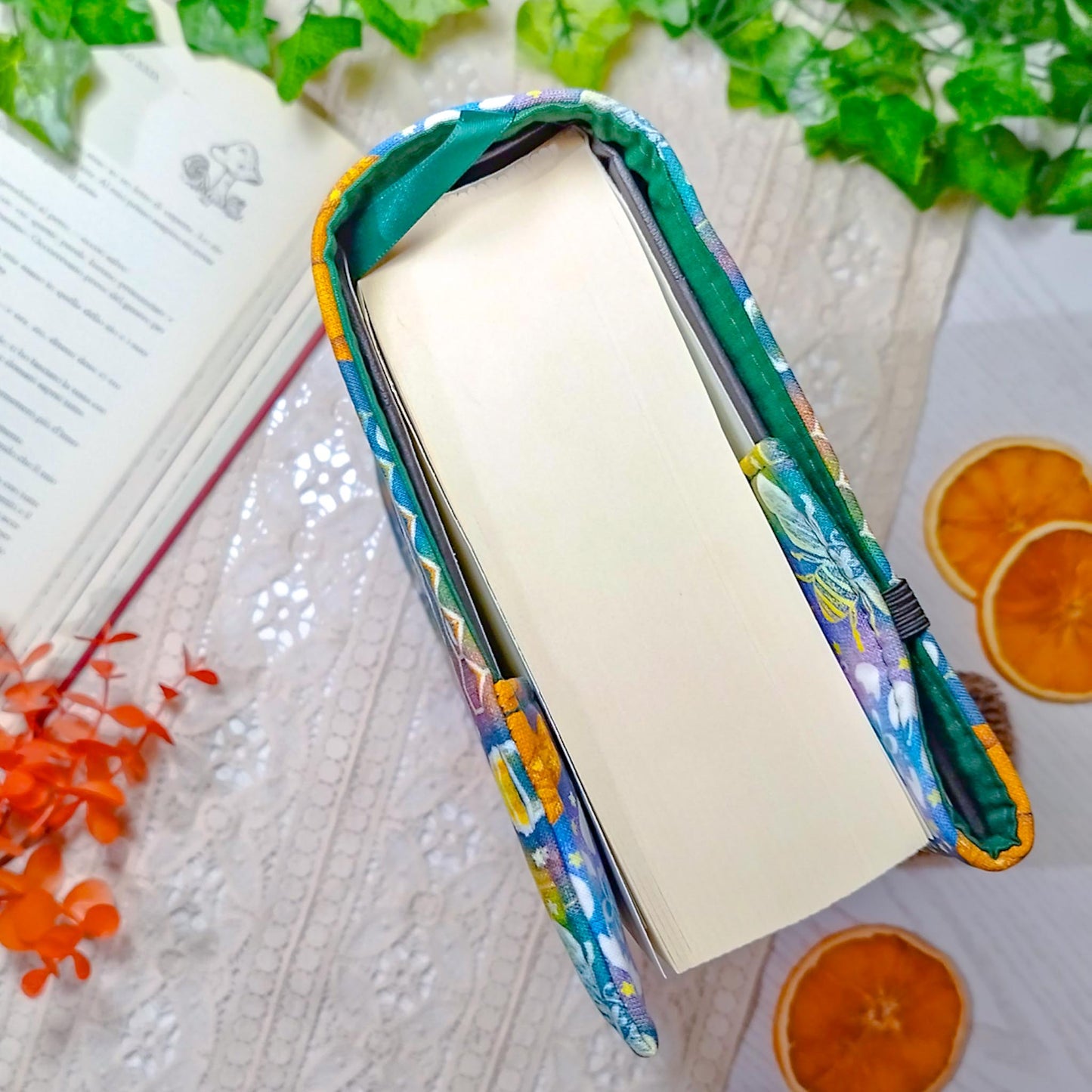 Book cover "Orsi e api" | Custodia per libri regolabile