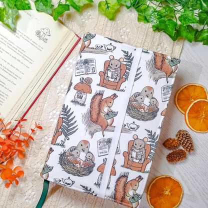 Book cover "Scoiattoli e topi" | Custodia per libri regolabile