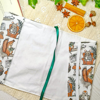 Book cover "Scoiattoli e topi" | Custodia per libri regolabile