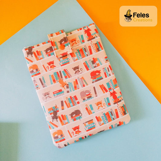 Book sleeve "Gatti in libreria" | Custodia per libri e cover Kindle