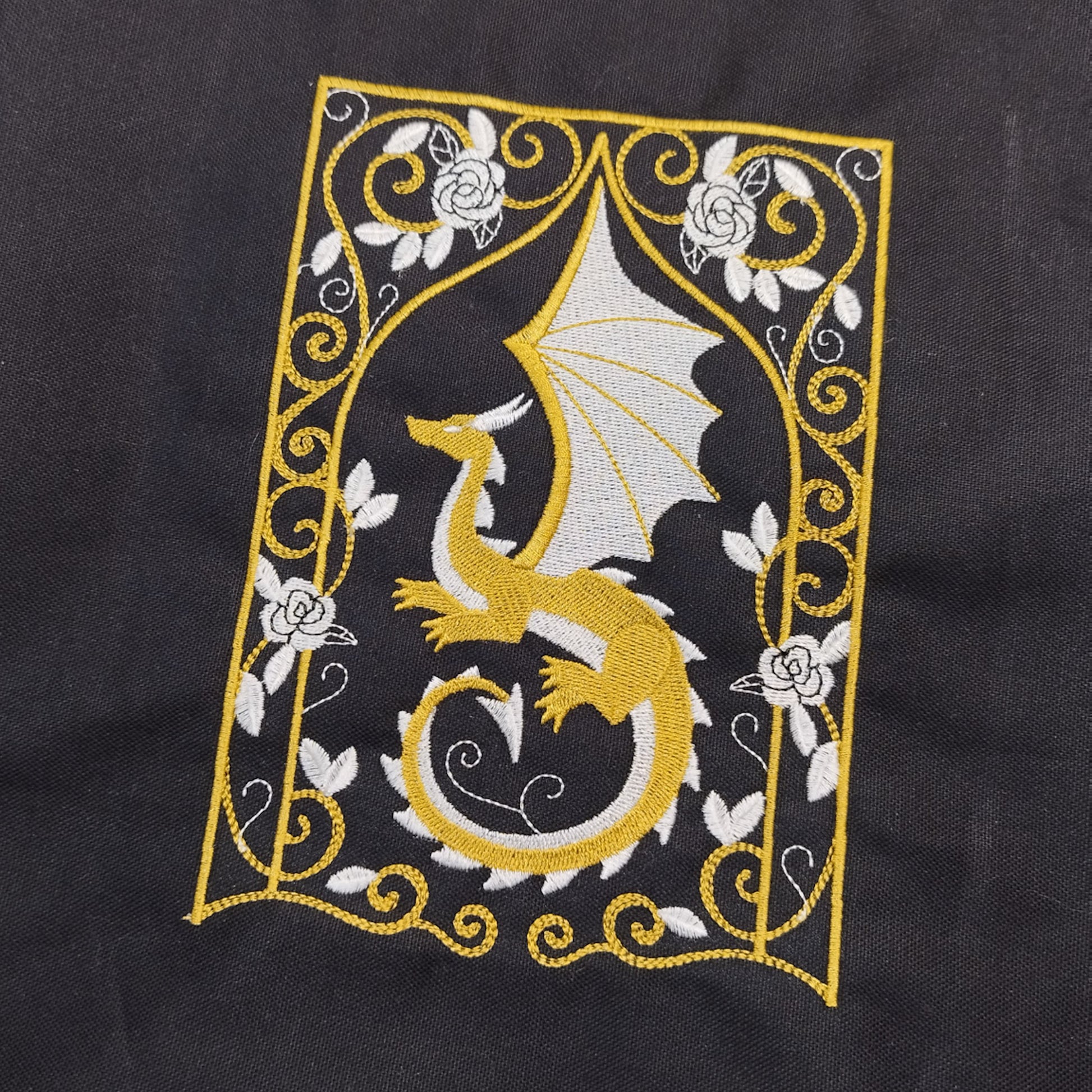Borsa_shopper_ricamata_fantasy_drago_ghirigori_nero_