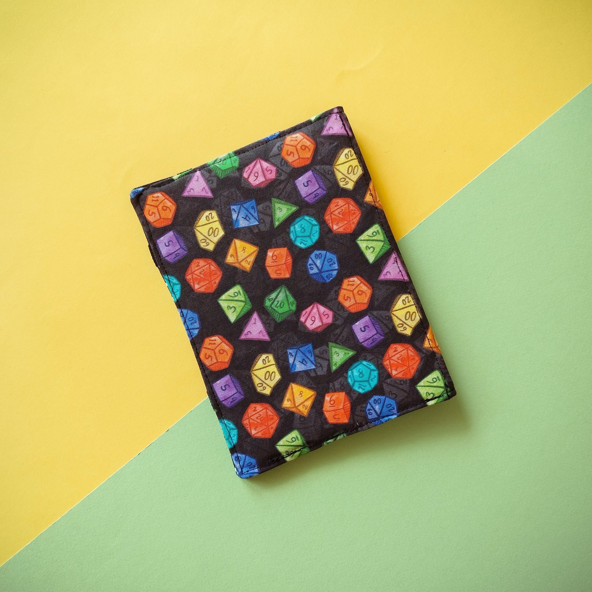 Custodia rigida per ebook reader Kindle e Kobo "Gdr dadi colorati"