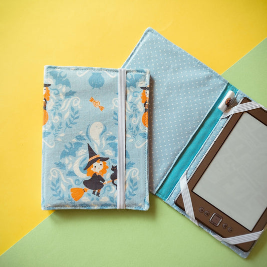 Custodia rigida per ebook reader Kindle e Kobo "Streghe e gatti"