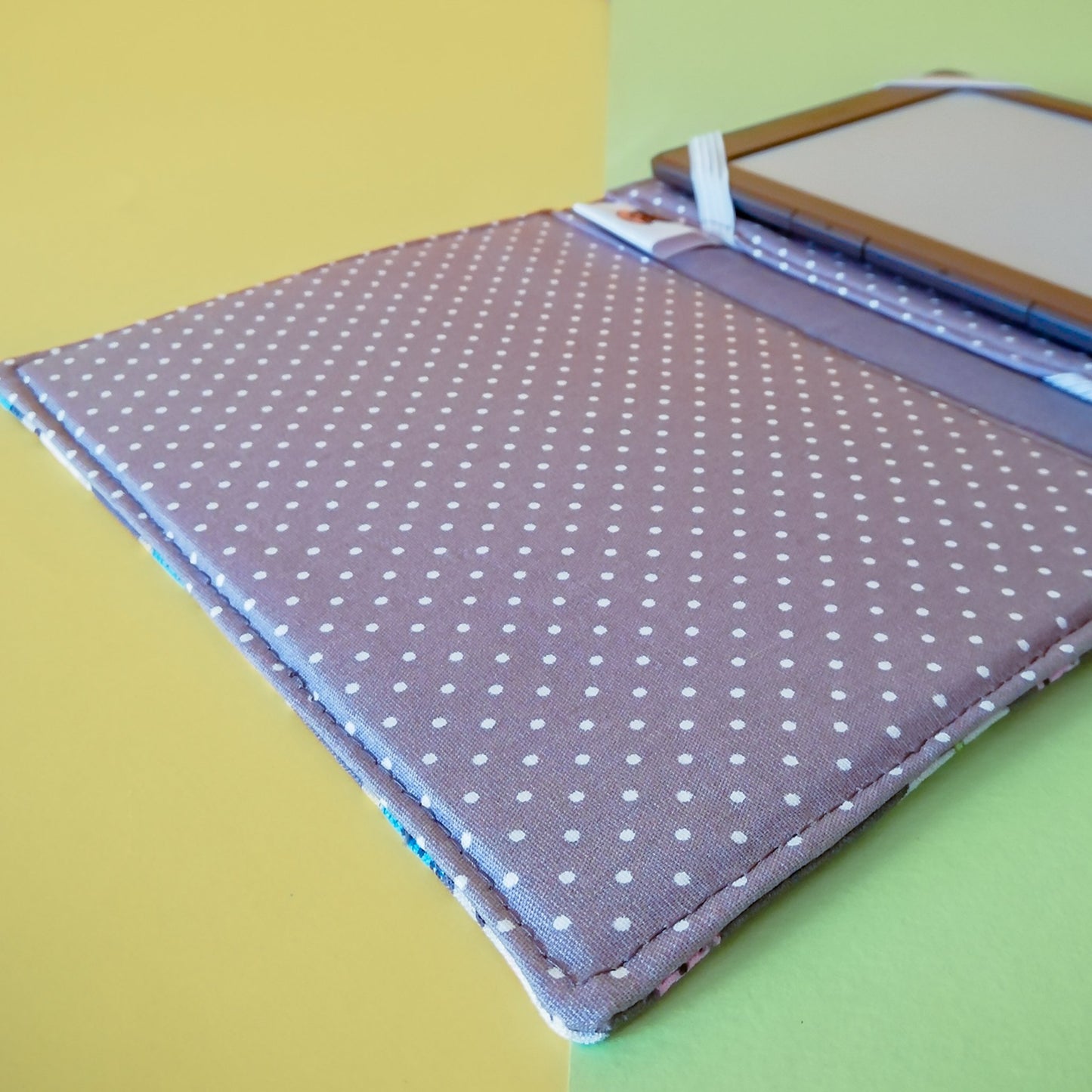 Custodia rigida per ebook reader Kindle e Kobo "Cavie e bubble tea"