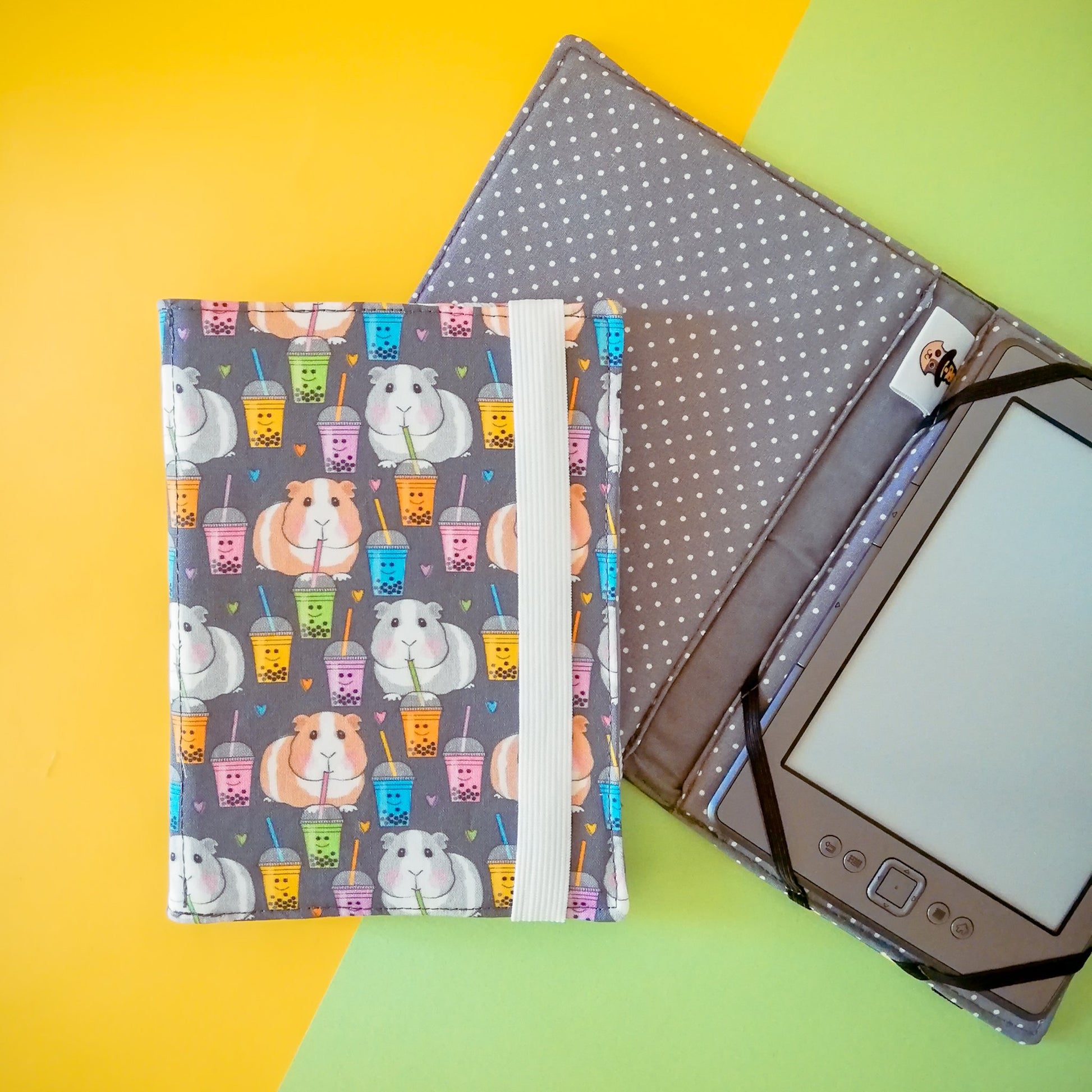 Custodia rigida per ebook reader Kindle e Kobo "Cavie e bubble tea"
