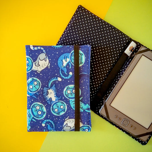 Custodia rigida per ebook reader Kindle e Kobo "Gatti astronauti"