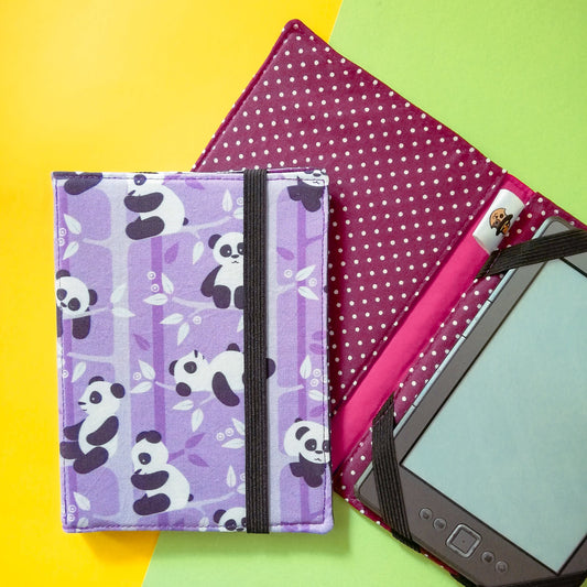 Custodia rigida per ebook reader Kindle e Kobo "Panda sugli alberi lillà"
