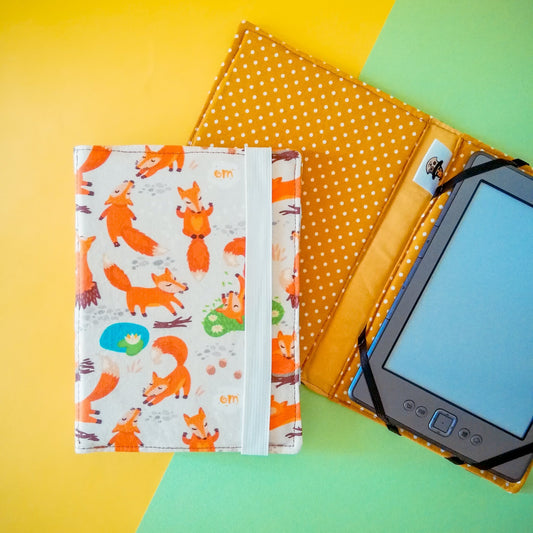 Custodia rigida per ebook reader Kindle e Kobo "Volpi in autunno"
