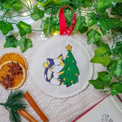 Decoro per l'albero di Natale ricamato Gattino e albero