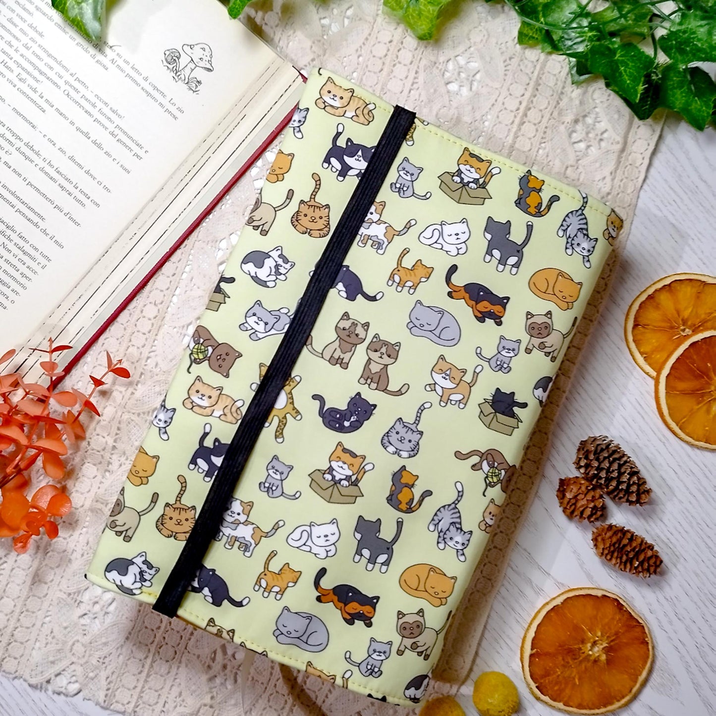 Book cover "Gatti nelle scatole" | Custodia per libri regolabile