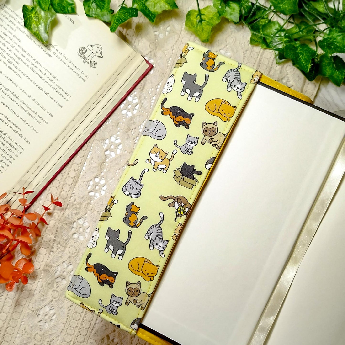 Book cover "Gatti nelle scatole" | Custodia per libri regolabile