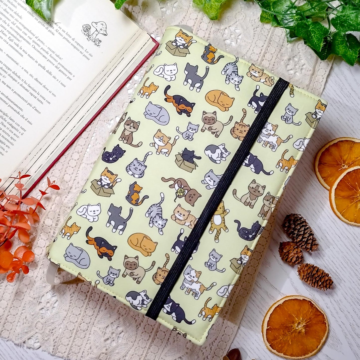 Book cover "Gatti nelle scatole" | Custodia per libri regolabile