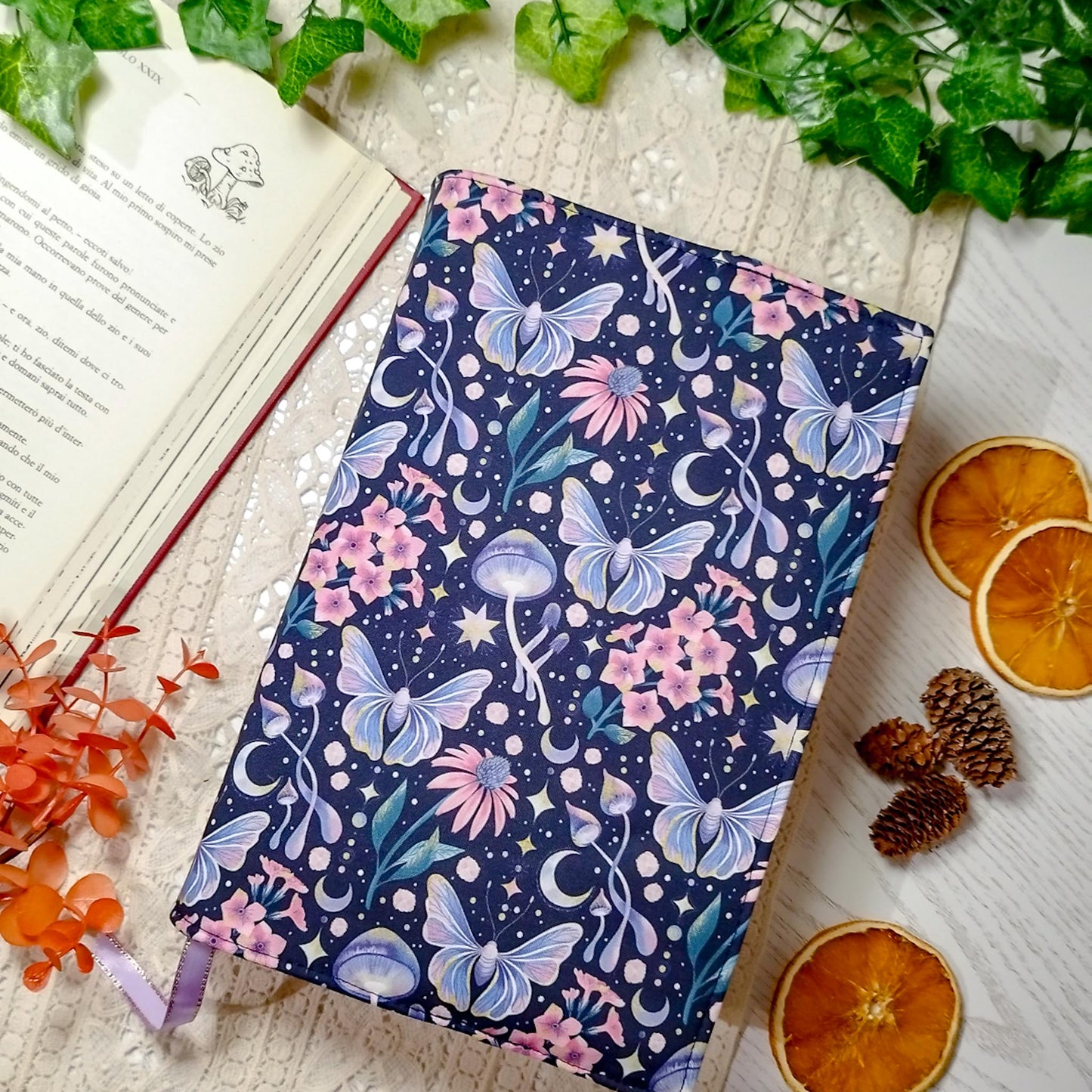 Book cover "Falene e meduse" | Custodia per libri regolabile