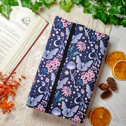 Book cover "Falene e meduse" | Custodia per libri regolabile