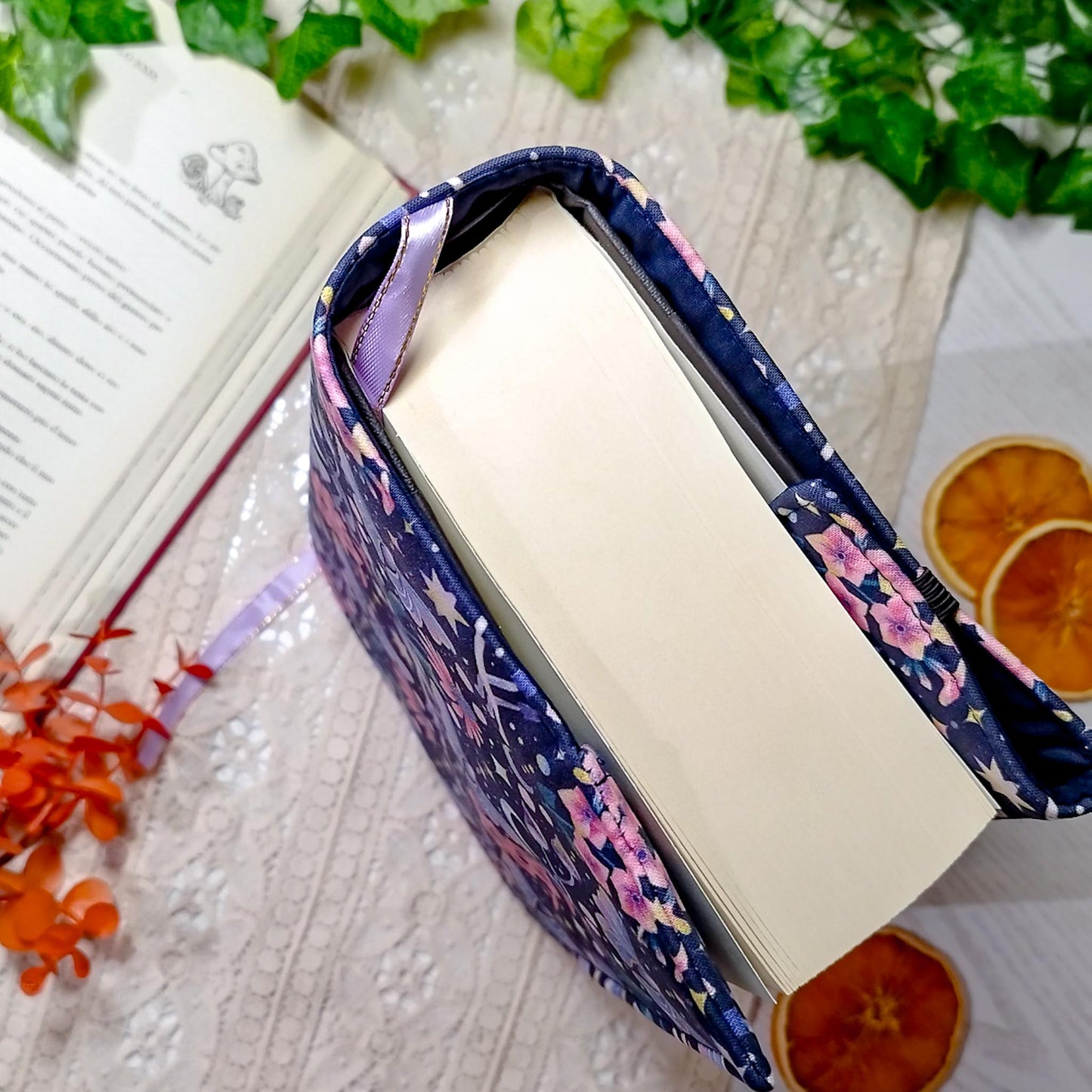 Book cover "Falene e meduse" | Custodia per libri regolabile