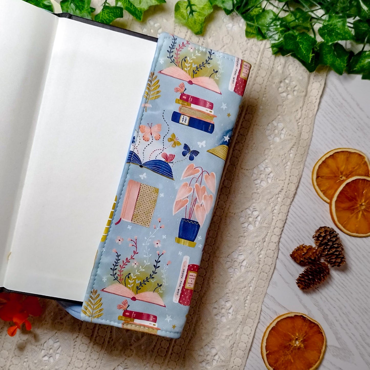 Book cover "Libri e piante" | Custodia per libri regolabile