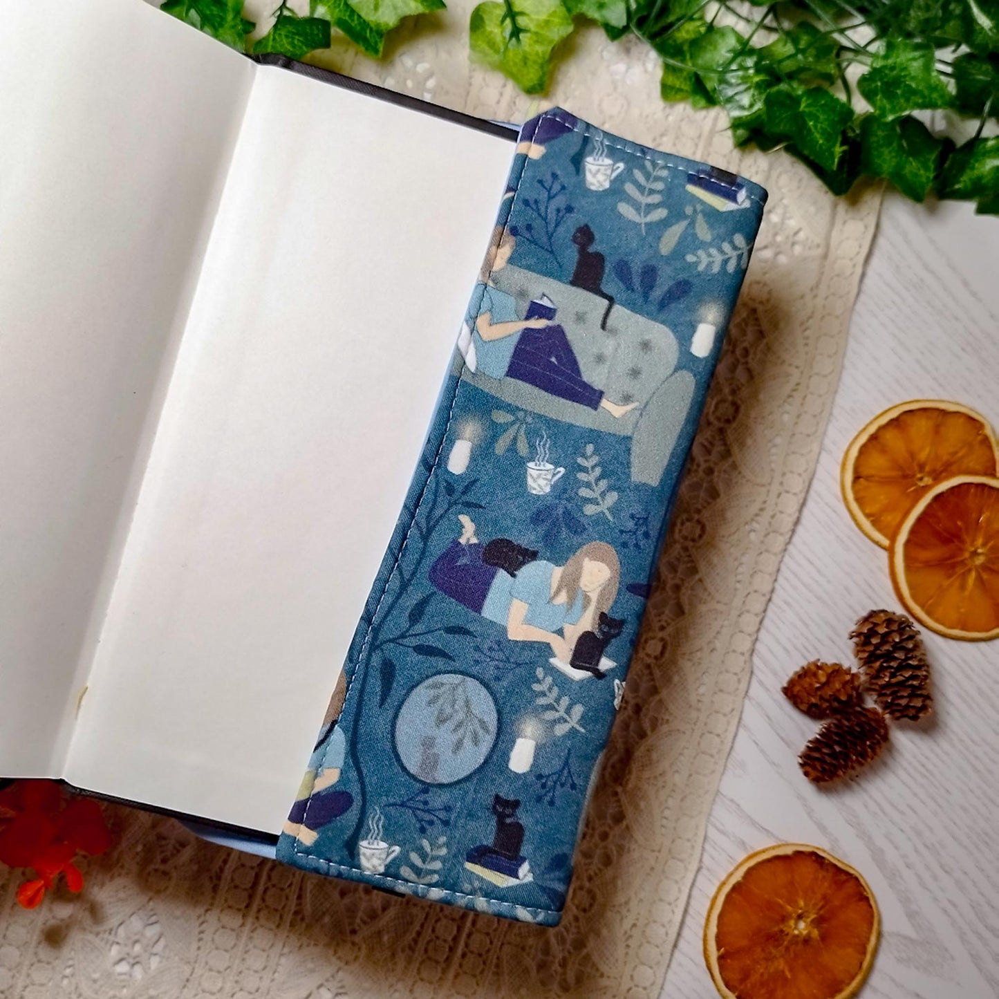 Book cover "Ragazza che legge" | Custodia per libri regolabile